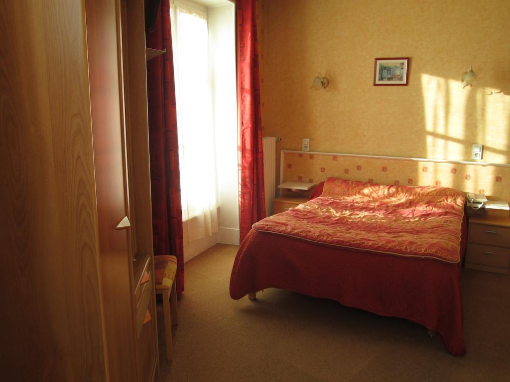 Le Relais Hotel Issoire Room photo